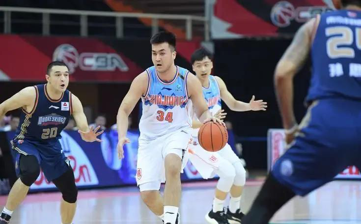 包含新疆广汇迎全明星赛关键赛，清晨远射贴柱，媒体盛赞，年轻球员得到机会的词条