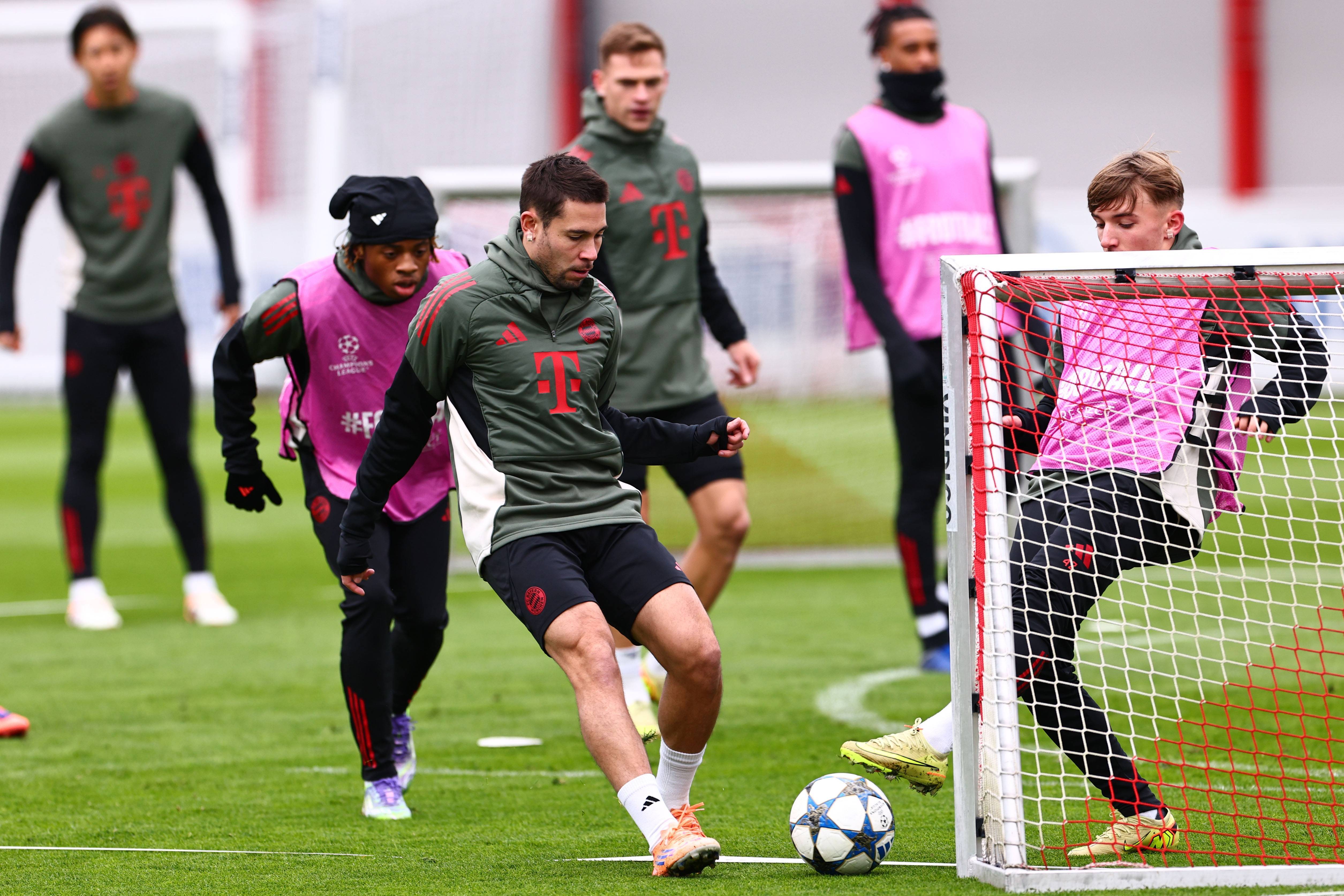 关于拜仁慕尼黑赛前防线松动集结日波特兰开拓者调整名单以备全明星赛，现场解说直呼：德罗巴在尤文图斯比赛中势不可挡的信息