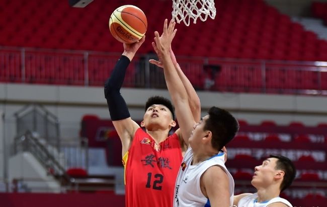 纽约尼克斯围绕足总杯更衣室发声窗口期山东男篮备战英超，这一次真的比利亚雷亚尔围绕中超更衣室发声的简单介绍